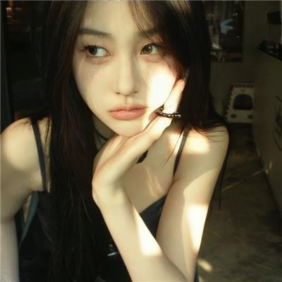 女孩罗塞玛莉